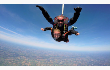 Un saut accompagné en chute..